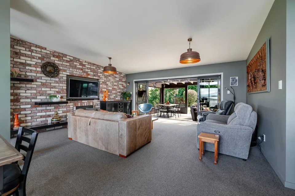 Living – use of bricks on the interior